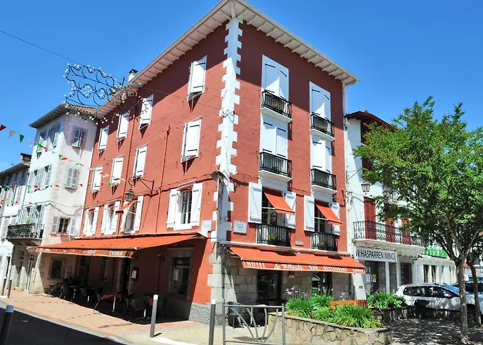 Relais Des Tilleuls 2* Hasparren